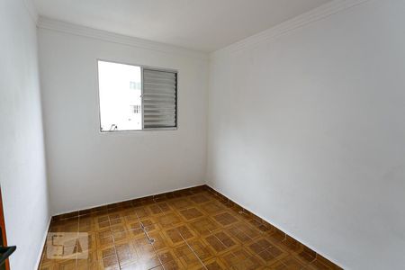 quarto 1 de apartamento para alugar com 2 quartos, 75m² em Parque Pinheiros, Taboão da Serra