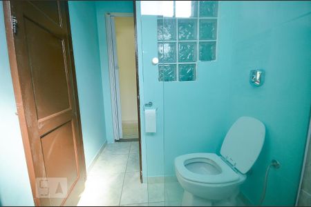 Casa para alugar com 60m², 2 quartos e sem vaga Casa para alugar com 60m², 2 quartos e sem vagaBanheiro Social