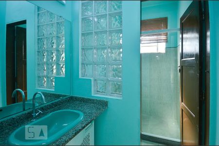 Casa para alugar com 60m², 2 quartos e sem vaga Casa para alugar com 60m², 2 quartos e sem vagaBanheiro Social