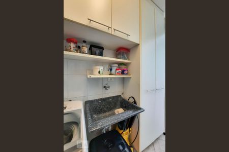 Casa à venda com 212m², 3 quartos e 2 vagas Casa à venda com 212m², 3 quartos e 2 vagasÁrea de Serviço