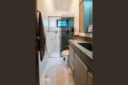 Casa à venda com 212m², 3 quartos e 2 vagas Casa à venda com 212m², 3 quartos e 2 vagasBanheiro da Suíte