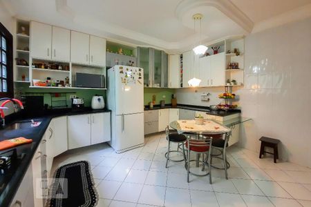 Casa à venda com 212m², 3 quartos e 2 vagas Casa à venda com 212m², 3 quartos e 2 vagasCozinha