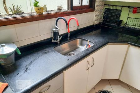 Casa à venda com 212m², 3 quartos e 2 vagas Casa à venda com 212m², 3 quartos e 2 vagasCozinha