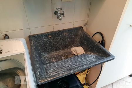 Casa à venda com 212m², 3 quartos e 2 vagas Casa à venda com 212m², 3 quartos e 2 vagasÁrea de Serviço