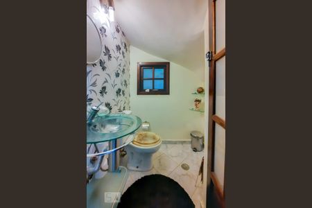 Casa à venda com 212m², 3 quartos e 2 vagas Casa à venda com 212m², 3 quartos e 2 vagasLavabo