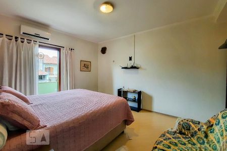 Casa à venda com 212m², 3 quartos e 2 vagas Casa à venda com 212m², 3 quartos e 2 vagasSuíte
