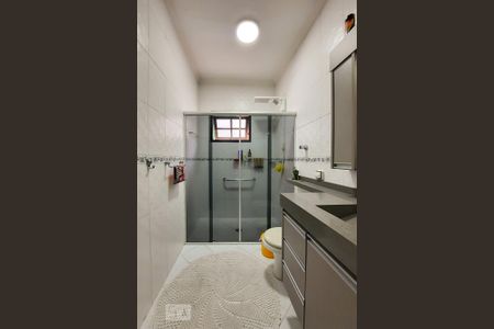 Casa à venda com 212m², 3 quartos e 2 vagas Casa à venda com 212m², 3 quartos e 2 vagasBanheiro Social