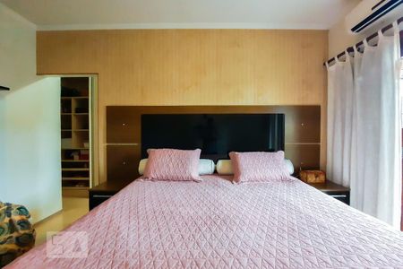 Casa à venda com 212m², 3 quartos e 2 vagas Casa à venda com 212m², 3 quartos e 2 vagasSuíte