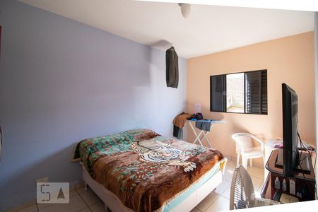 Casa à venda com 273m², 4 quartos e 2 vagasQuarto 4