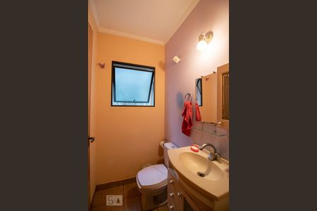 Casa à venda com 273m², 4 quartos e 2 vagasBanheiro 1