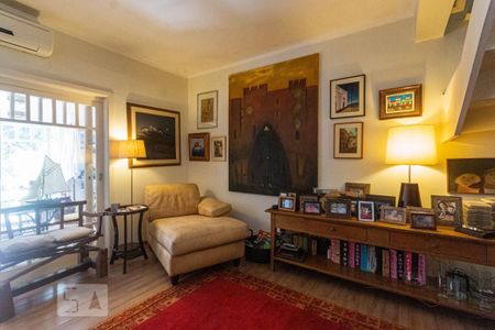 Sala de Estar de casa de condomínio à venda com 3 quartos, 191m² em Pedra Redonda, Porto Alegre