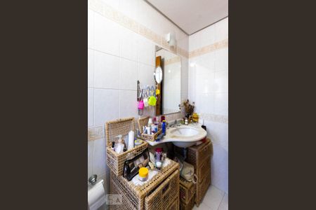 Casa de condomínio à venda com 191m², 3 quartos e 2 vagasBanheiro