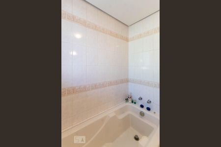 Casa de condomínio à venda com 191m², 3 quartos e 2 vagasBanheiro da Suíte