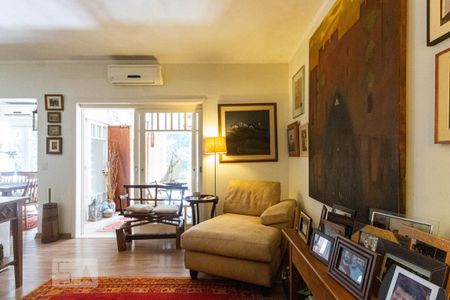 Sala de Estar de casa de condomínio à venda com 3 quartos, 191m² em Pedra Redonda, Porto Alegre