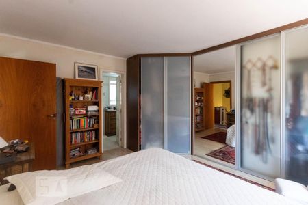 Casa de condomínio à venda com 191m², 3 quartos e 2 vagasSuíte