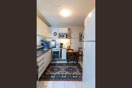 Casa de condomínio à venda com 191m², 3 quartos e 2 vagasCozinha e Área de Serviço