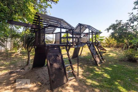 Casa de condomínio à venda com 191m², 3 quartos e 2 vagasÁrea Comum - Playground