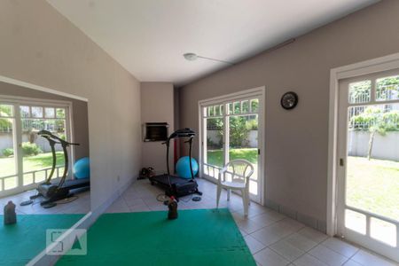 Casa de condomínio à venda com 191m², 3 quartos e 2 vagasÁrea comum - Academia