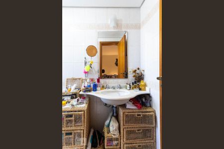 Casa de condomínio à venda com 191m², 3 quartos e 2 vagasBanheiro