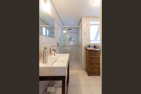 Casa de condomínio à venda com 191m², 3 quartos e 2 vagasBanheiro da Suíte