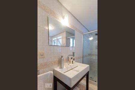 Casa de condomínio à venda com 191m², 3 quartos e 2 vagasBanheiro da Suíte