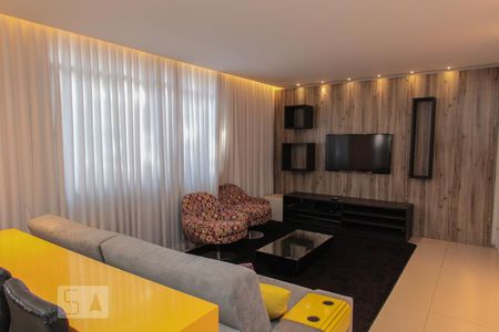 Sala de apartamento para alugar com 3 quartos, 135m² em Santo Antônio, Belo Horizonte