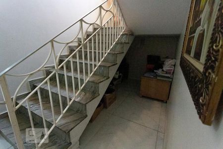 Escada de casa à venda com 3 quartos, 191m² em Baeta Neves, São Bernardo do Campo