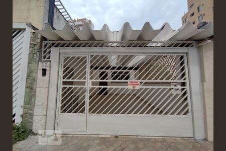 Casa à venda com 131m², 3 quartos e 2 vagasFachada