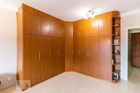 Casa de condomínio à venda com 300m², 4 quartos e 3 vagasQuarto da suíte 1