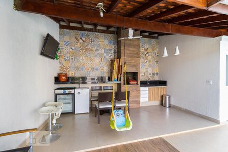 Casa de condomínio à venda com 300m², 4 quartos e 3 vagasQuintal - Churrasqueira