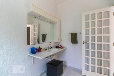 Casa de condomínio à venda com 300m², 4 quartos e 3 vagasBanheiro da suíte 2