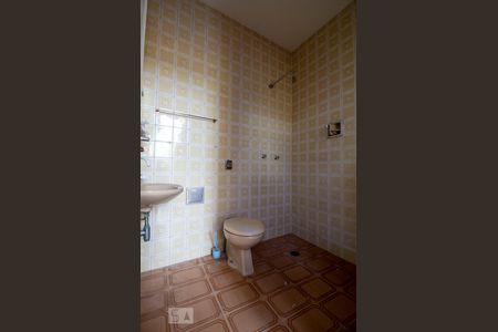 Casa à venda com 250m², 3 quartos e 2 vagasBanheiro de serviço