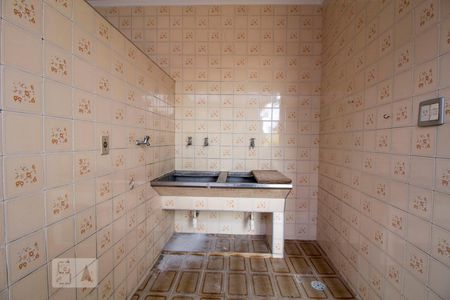 Casa à venda com 250m², 3 quartos e 2 vagasÁrea de serviço