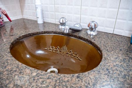 Casa à venda com 450m², 4 quartos e 3 vagasBanheiro da Suíte 2