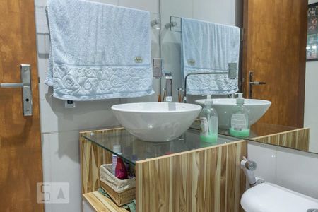 Apartamento para alugar com 44m², 2 quartos e 1 vagaDetalhe do banheiro