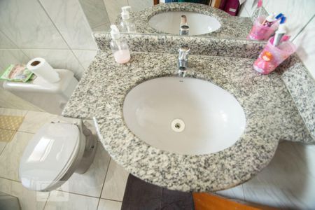 Casa de condomínio à venda com 129m², 3 quartos e 3 vagasbanheiro