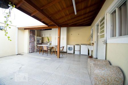 Casa de condomínio à venda com 129m², 3 quartos e 3 vagasarea