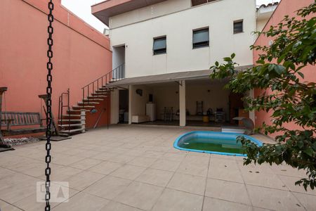 Casa à venda com 242m², 3 quartos e 5 vagasÁrea comum - Piscina