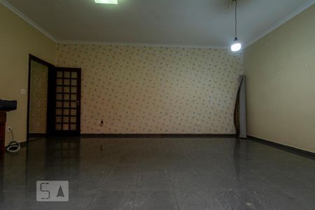 Sala de casa à venda com 3 quartos, 242m² em Vila Bertioga, São Paulo