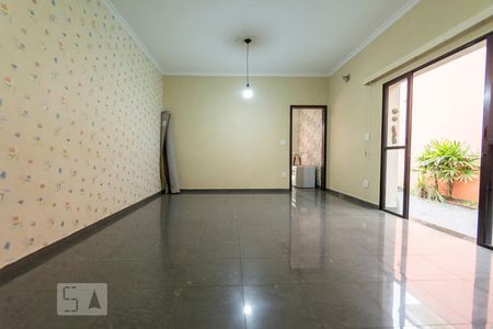 Sala de casa à venda com 3 quartos, 270m² em Vila Bertioga, São Paulo