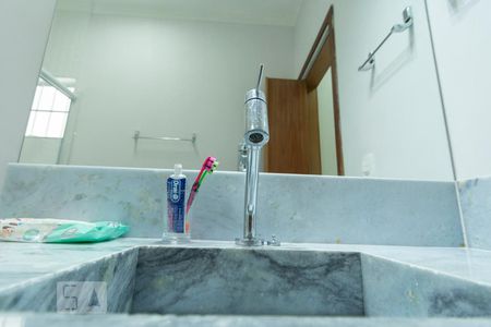 Casa à venda com 242m², 3 quartos e 5 vagassuíte 1