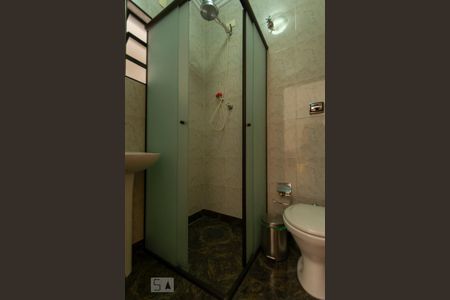 Casa à venda com 242m², 3 quartos e 5 vagasBanheiro