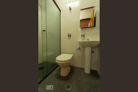 Casa à venda com 242m², 3 quartos e 5 vagassuíte 3