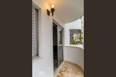 Apartamento à venda com 111m², 4 quartos e 2 vagasVaranda