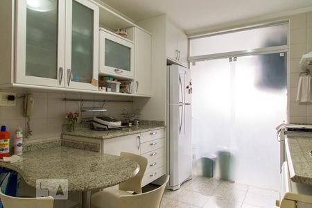 Apartamento à venda com 111m², 4 quartos e 2 vagasCozinha