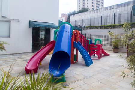 Apartamento à venda com 111m², 4 quartos e 2 vagasÁrea comum - Playground