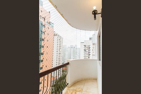 Apartamento à venda com 111m², 4 quartos e 2 vagasVaranda