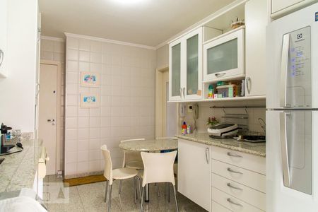 Apartamento à venda com 111m², 4 quartos e 2 vagasCozinha