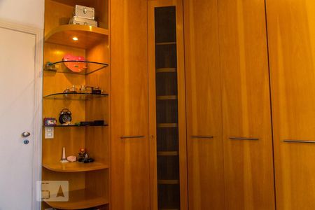 Apartamento à venda com 111m², 4 quartos e 2 vagasQuarto 2