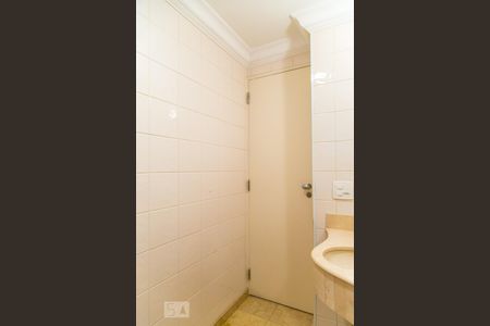 Apartamento à venda com 111m², 4 quartos e 2 vagasBanheiro social